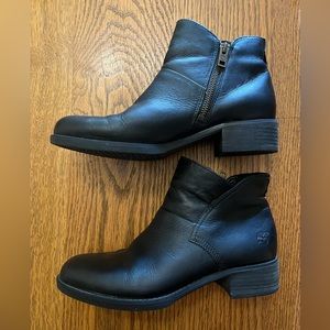 Timberland black ankle boot/bootie size 8